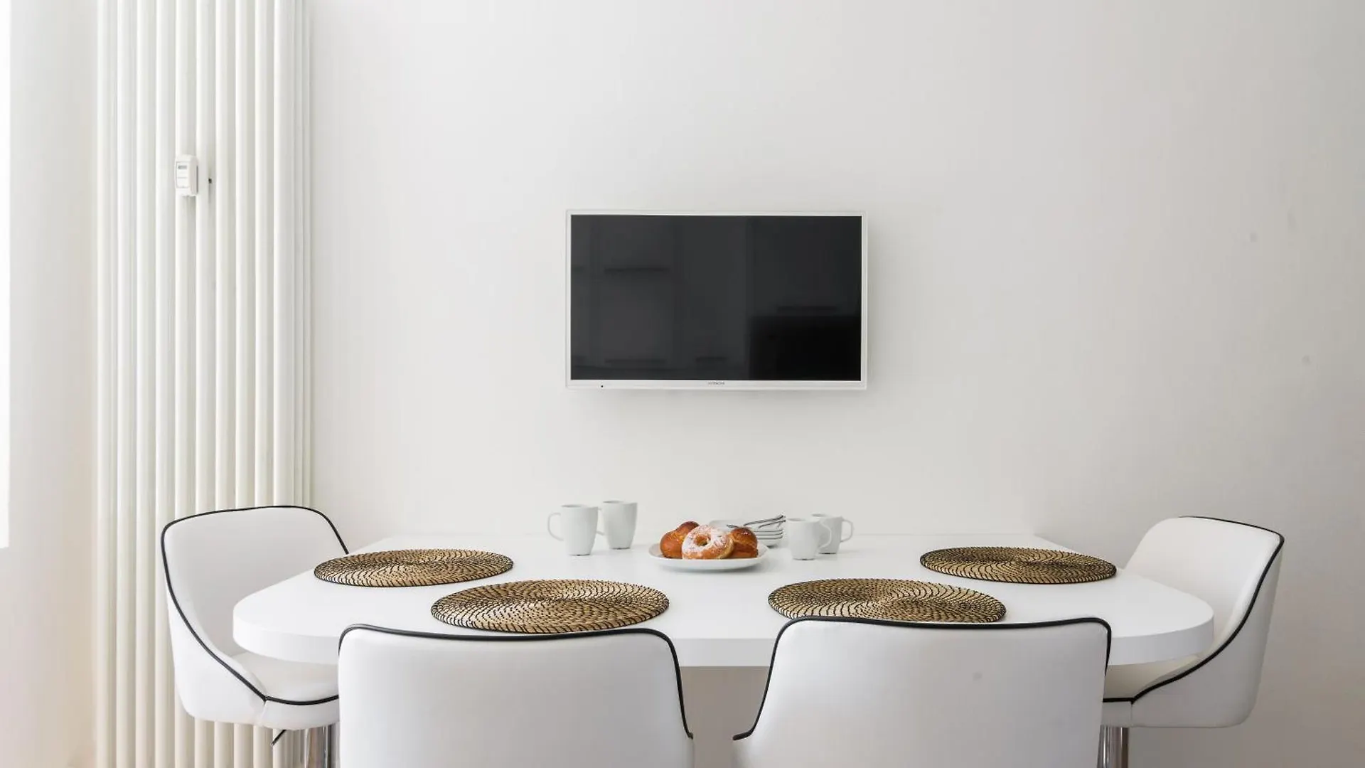 Apartment Pure White - By Myhomeincomo Italy