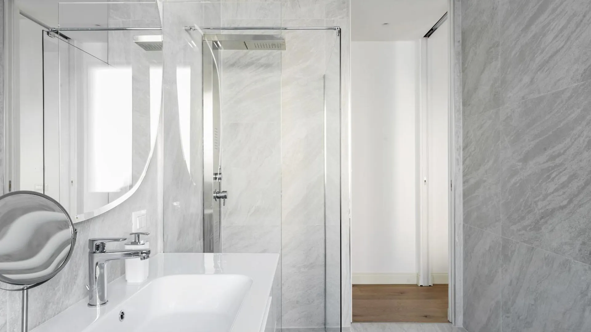 Apartment Pure White - By Myhomeincomo